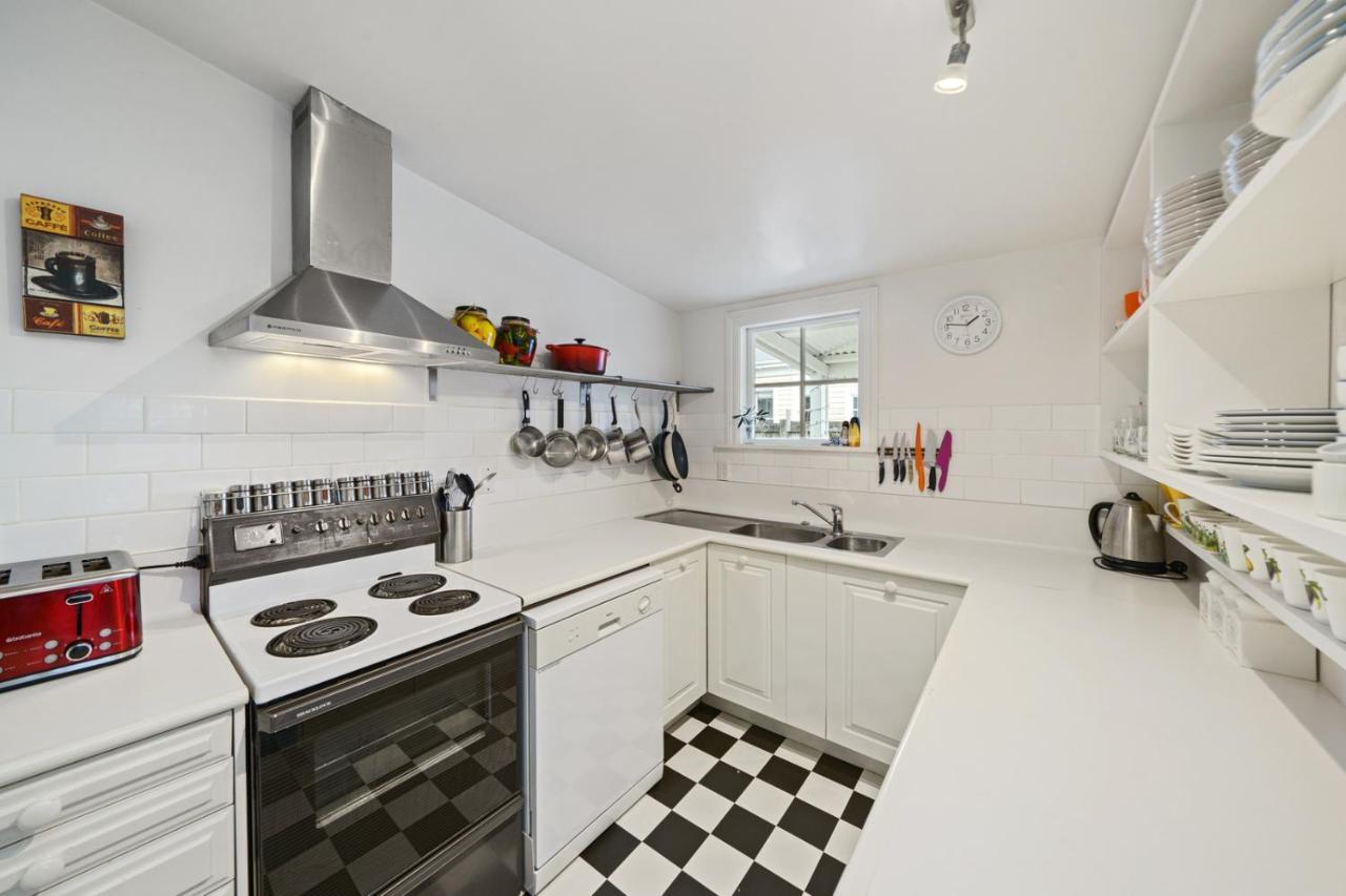 Pendreigh Cottage - Martinborough Holiday Home Buitenkant foto