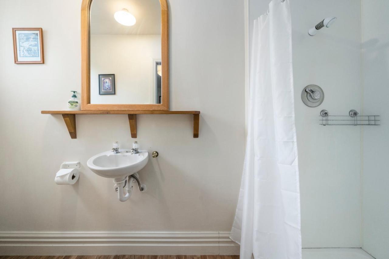 Pendreigh Cottage - Martinborough Holiday Home Buitenkant foto